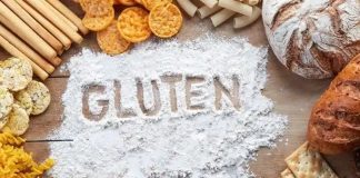 Gluten Alternatifleri Sağlıklı Beslenmede Yeni Dönem Son yıllarda beslenme alışkanlıklarının değişmesiyle birlikte gluten alternatifleri, hem sağlık odaklı tüketicilerin hem de özel diyet uygulayanların gündeminde önemli bir yer edinmiştir. Özellikle çölyak hastaları, gluten hassasiyeti yaşayan bireyler ve daha hafif beslenmeyi tercih edenler için glutensiz ürünler artık bir zorunluluk olmaktan çıkıp bilinçli bir tercih hâline gelmiştir. Bu değişim, gıda sektöründe de ciddi bir dönüşümü beraberinde getirmiştir. Konulu bir haber görseli.