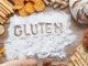 Son yıllarda beslenme alışkanlıklarının değişmesiyle birlikte gluten alternatifleri, hem sağlık odaklı tüketicilerin hem de özel diyet uygulayanların gündeminde önemli bir yer edinmiştir. Özellikle çölyak hastaları, gluten hassasiyeti yaşayan bireyler ve daha hafif beslenmeyi tercih edenler için glutensiz ürünler artık bir zorunluluk olmaktan çıkıp bilinçli bir tercih hâline gelmiştir. Bu değişim, gıda sektöründe de ciddi bir dönüşümü beraberinde getirmiştir. Konulu bir haber görseli.