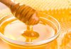 Şeker Alternatifleri İle Değişen Beslenme Alışkanlıkları Günümüzde beslenme alışkanlıkları hızla değişirken, rafine şeker tüketimine yönelik farkındalık da her geçen gün artıyor. Aşırı şeker tüketiminin kilo kontrolünden metabolik sorunlara kadar birçok başlıkta tartışılması, tüketicileri farklı şeker alternatifleri arayışına yönlendiriyor. Bu alternatifler yalnızca tatlı ihtiyacını karşılamakla kalmıyor, aynı zamanda daha dengeli bir beslenme düzeni oluşturma isteğine de yanıt veriyor. Konulu bir haber görseli.